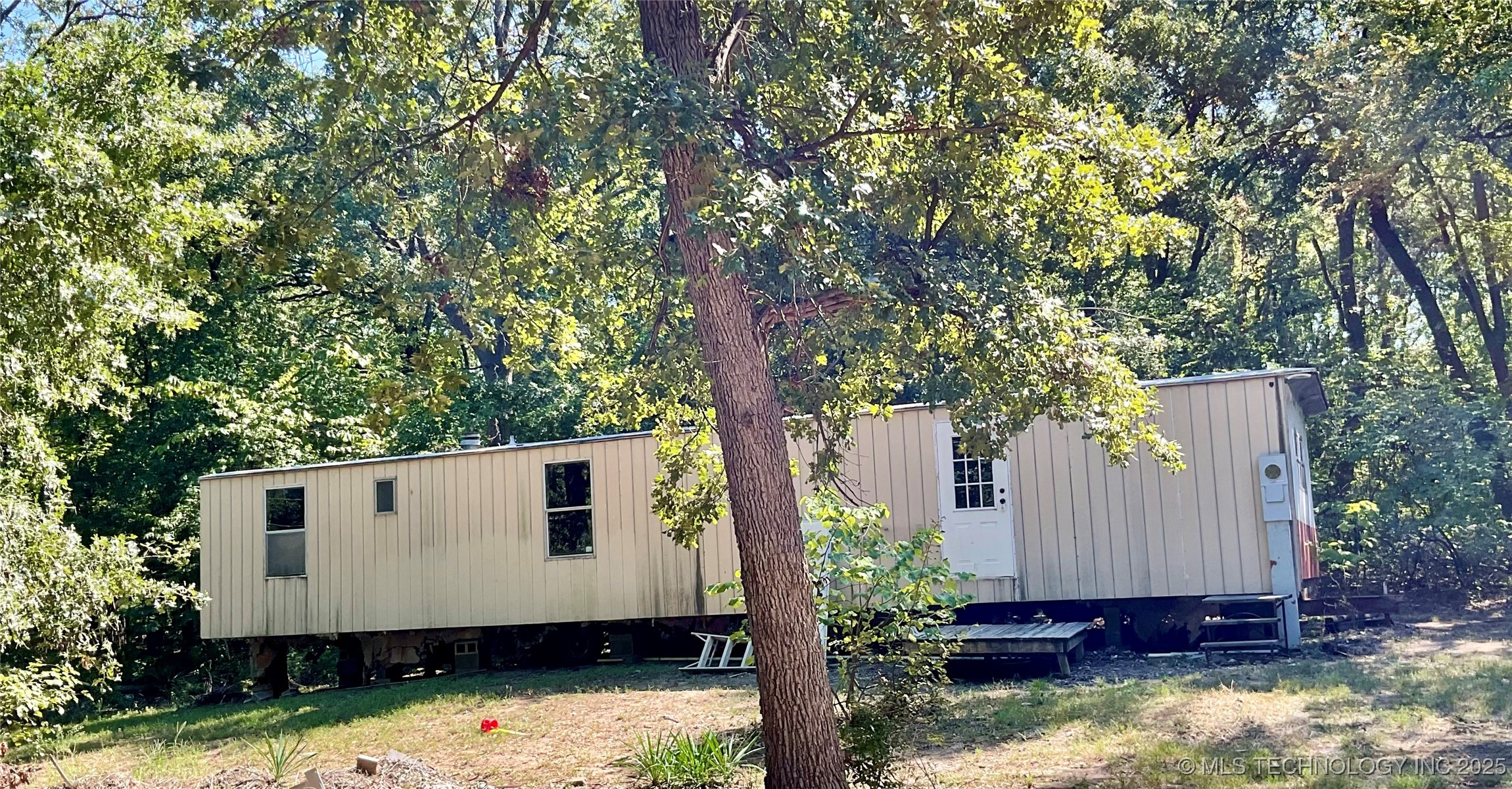 8108 Taylor Creek Road Property Photo 1