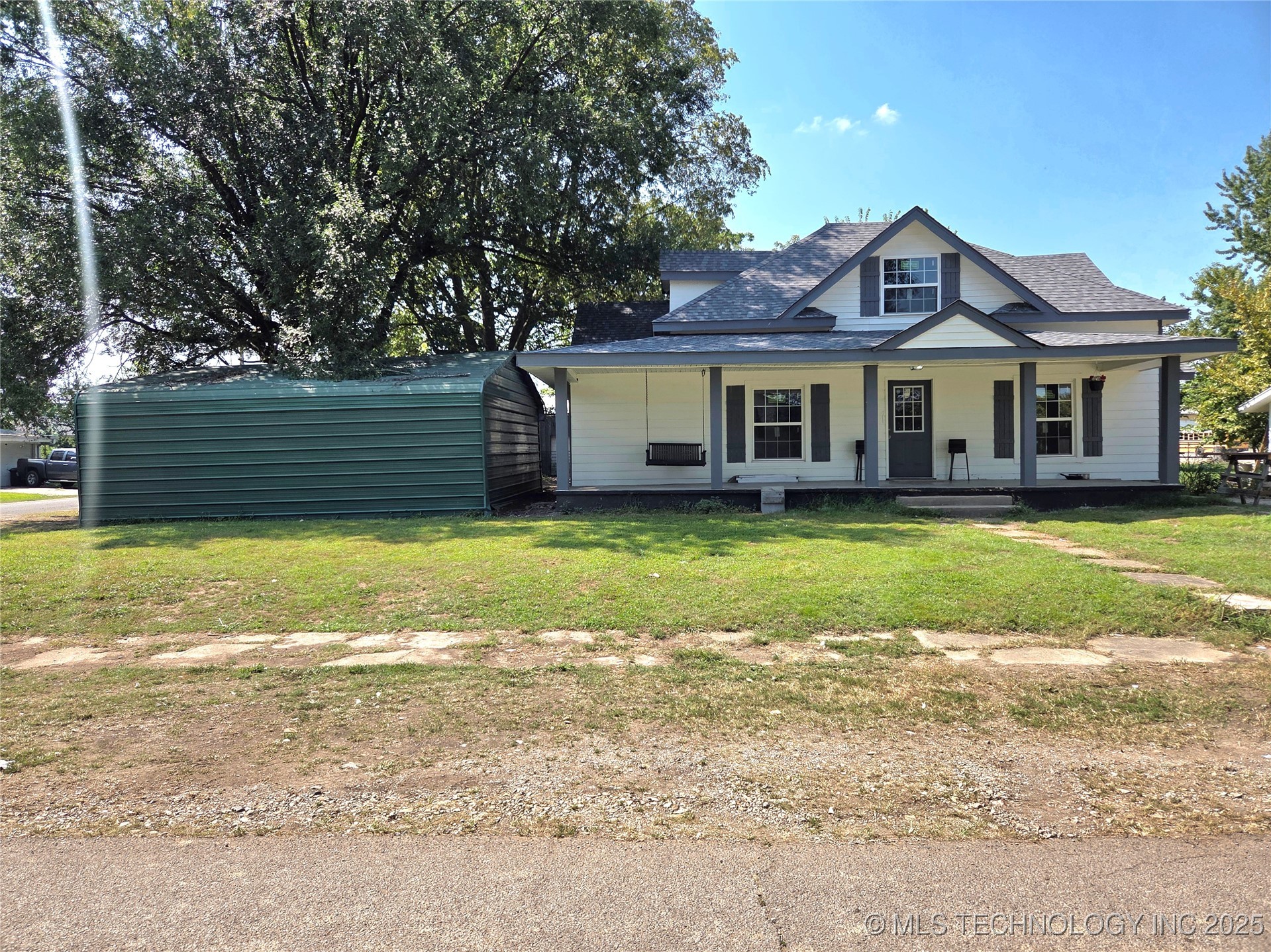 1280 Collyge Avenue Property Photo 2