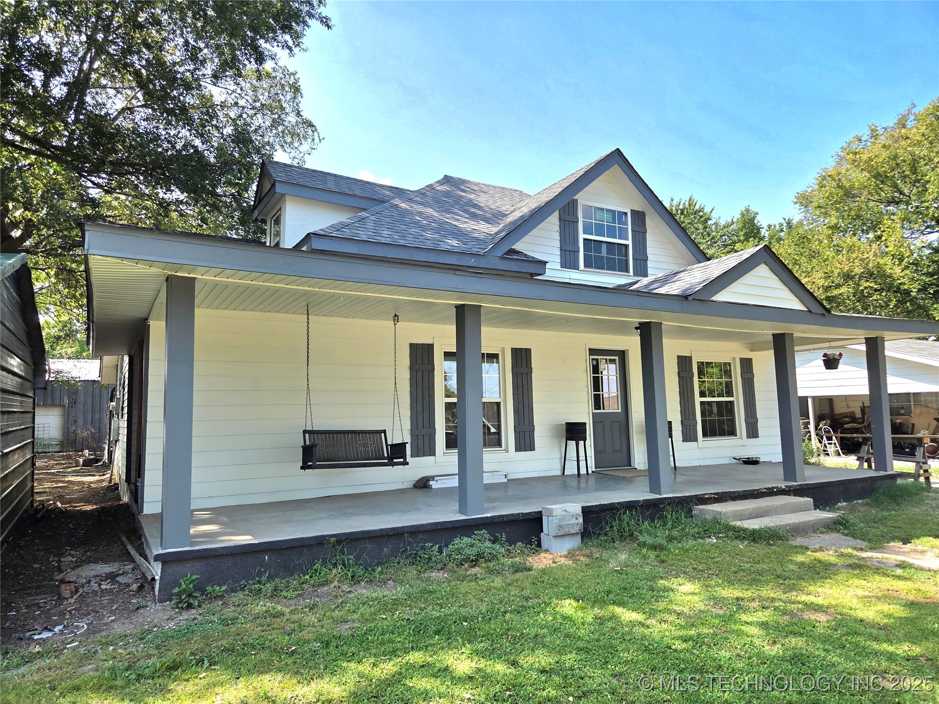 1280 Collyge Avenue Property Photo 3