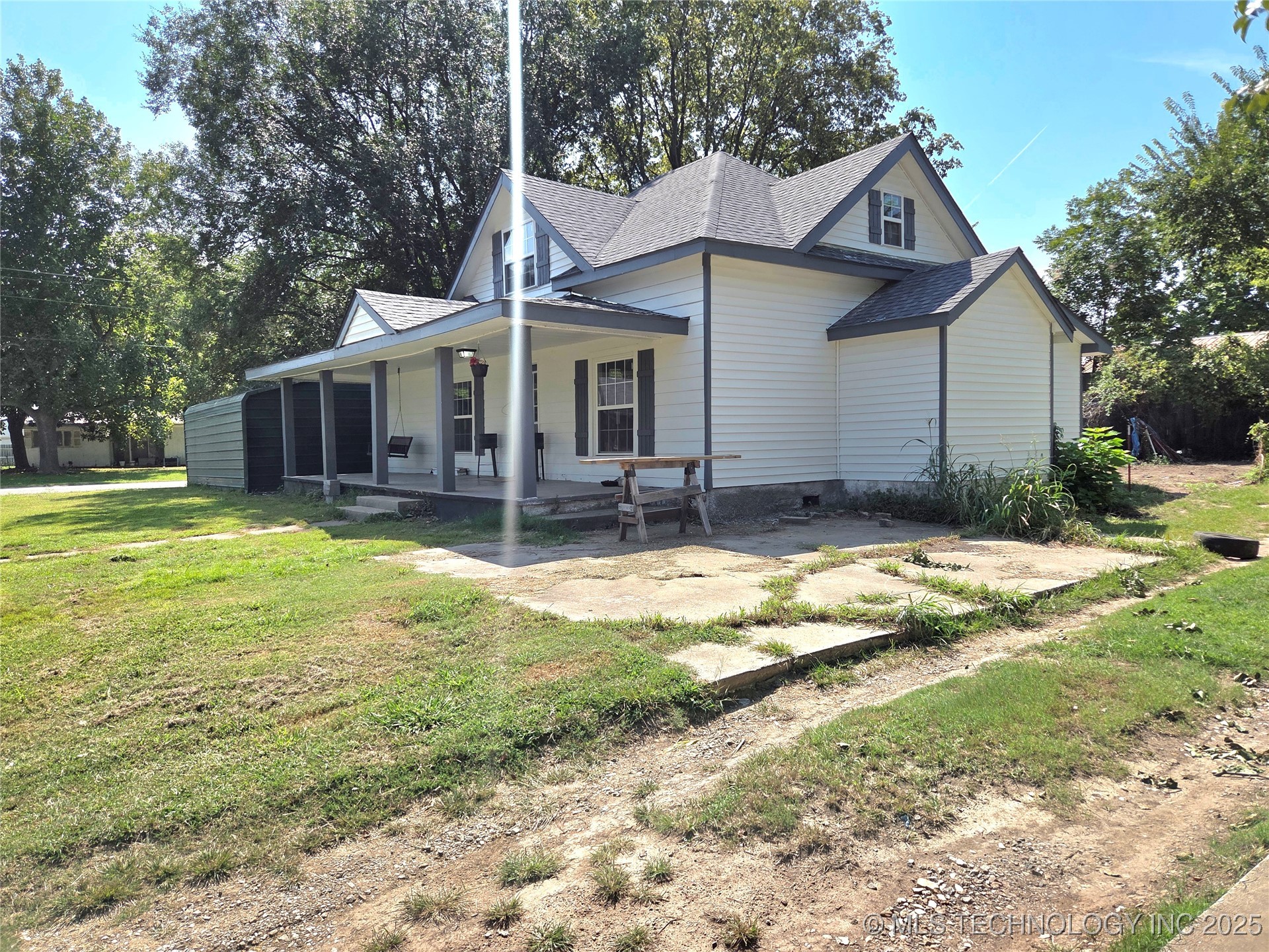 1280 Collyge Avenue Property Photo 4