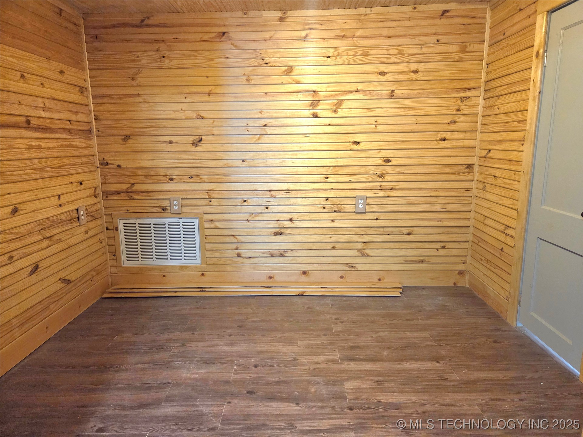 1280 Collyge Avenue Property Photo 15