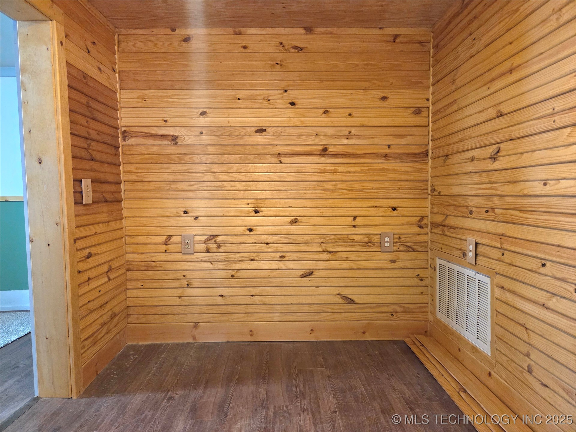 1280 Collyge Avenue Property Photo 17