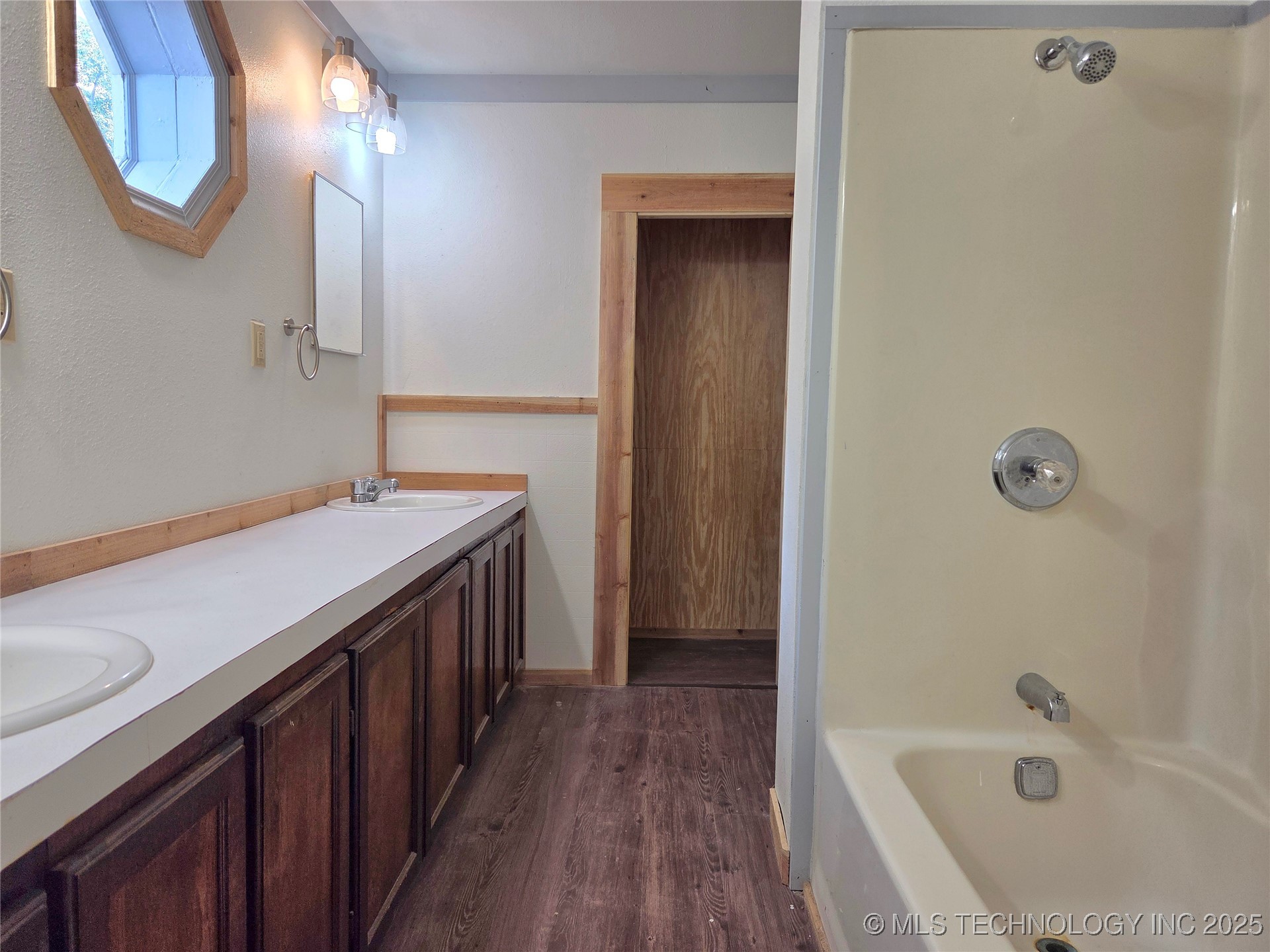 1280 Collyge Avenue Property Photo 18