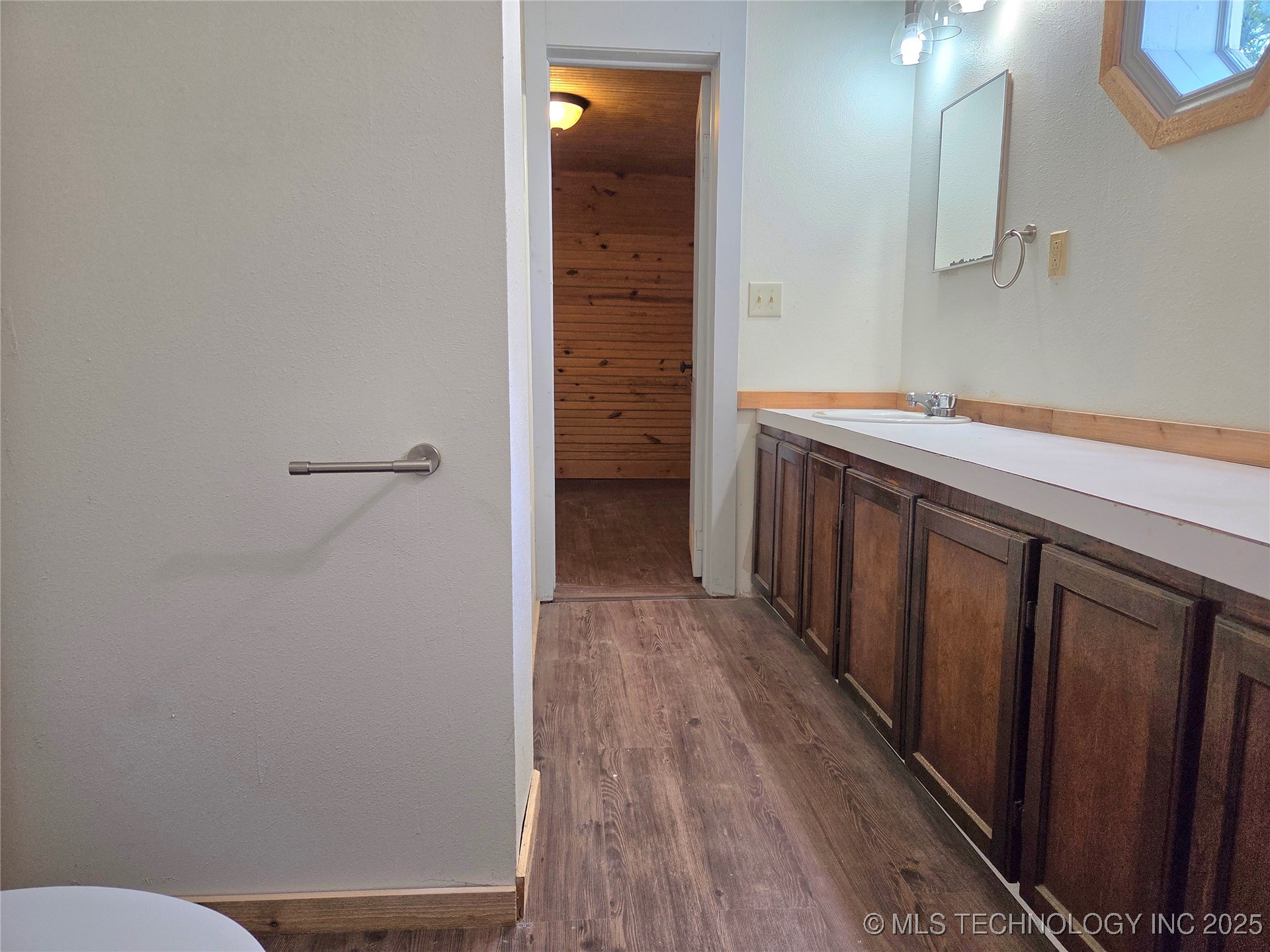 1280 Collyge Avenue Property Photo 19