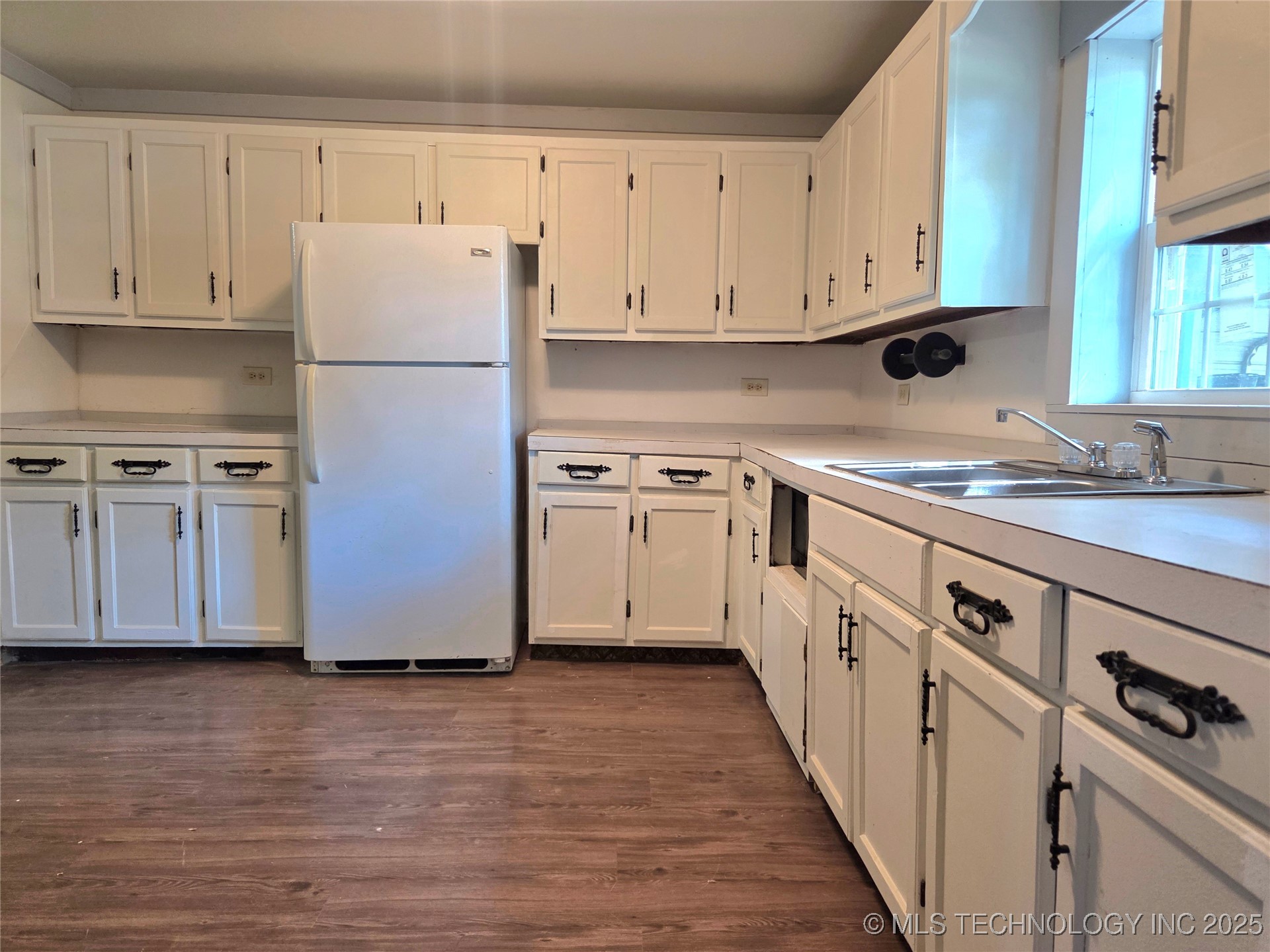 1280 Collyge Avenue Property Photo 21