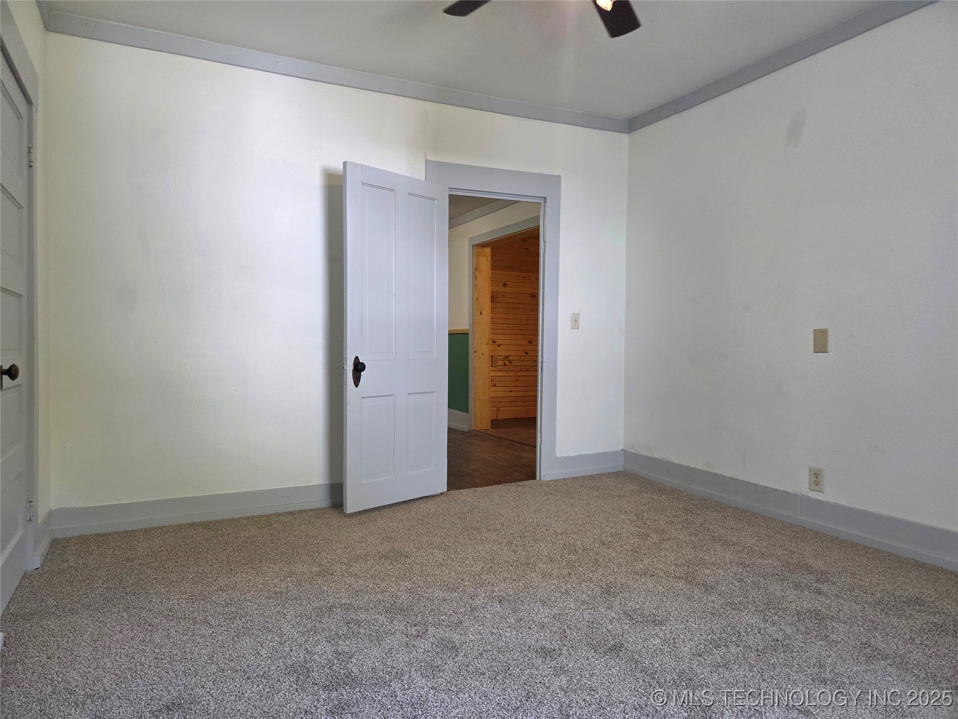 1280 Collyge Avenue Property Photo 24