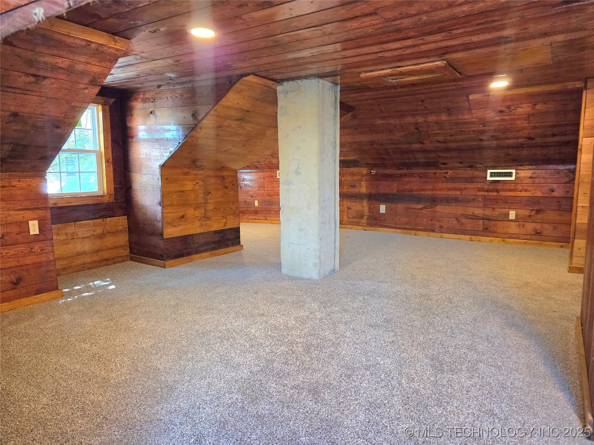 1280 Collyge Avenue Property Photo 37