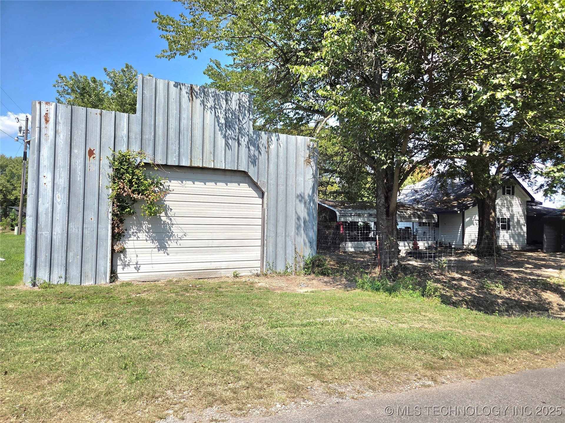 1280 Collyge Avenue Property Photo 48