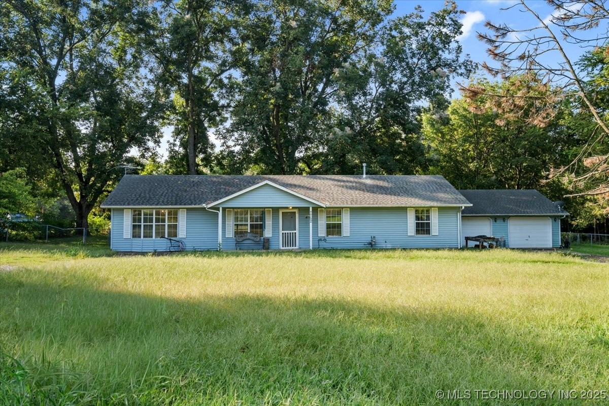 7752 E 540 Road Property Photo 1