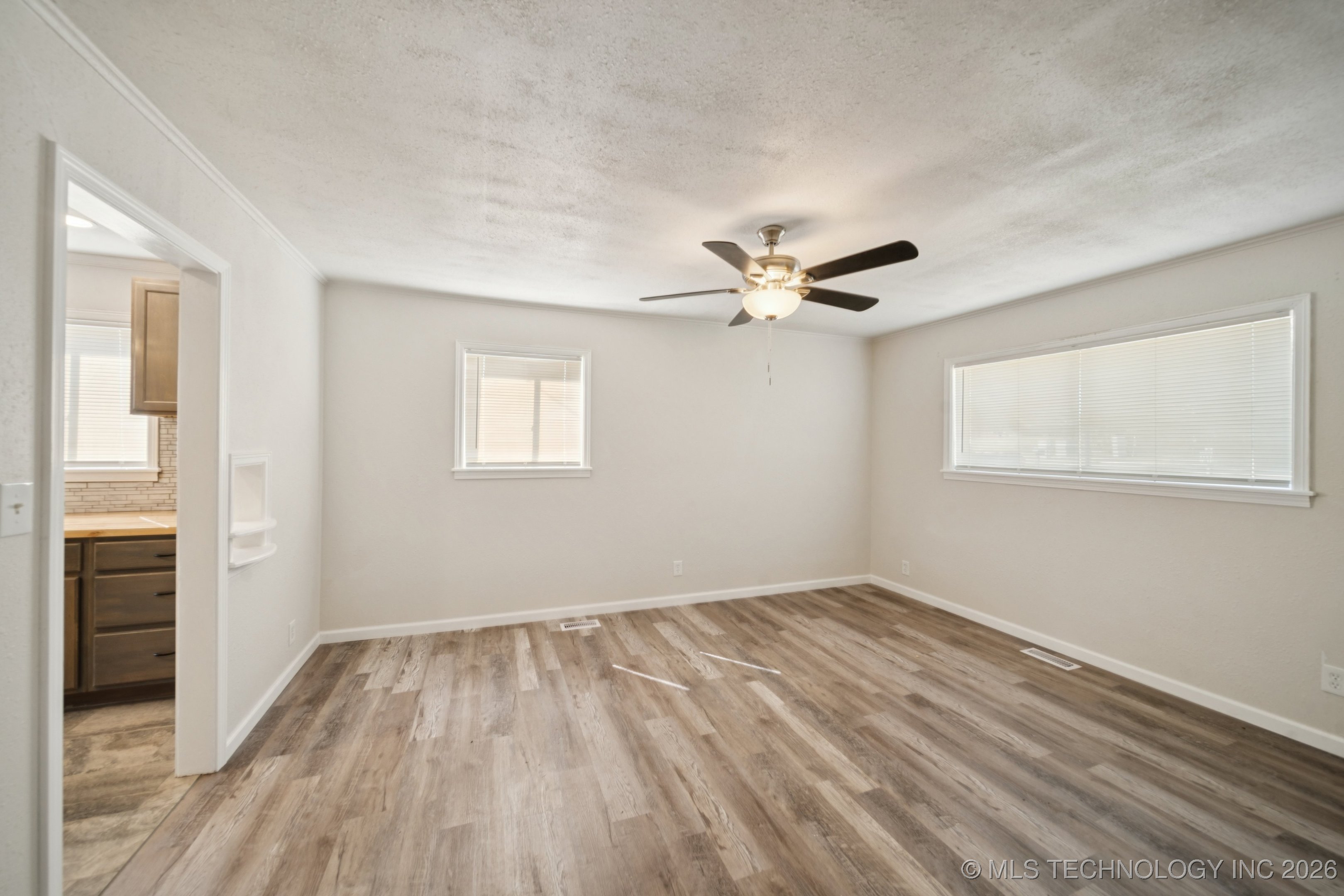 16 W 40th Street Property Photo 6