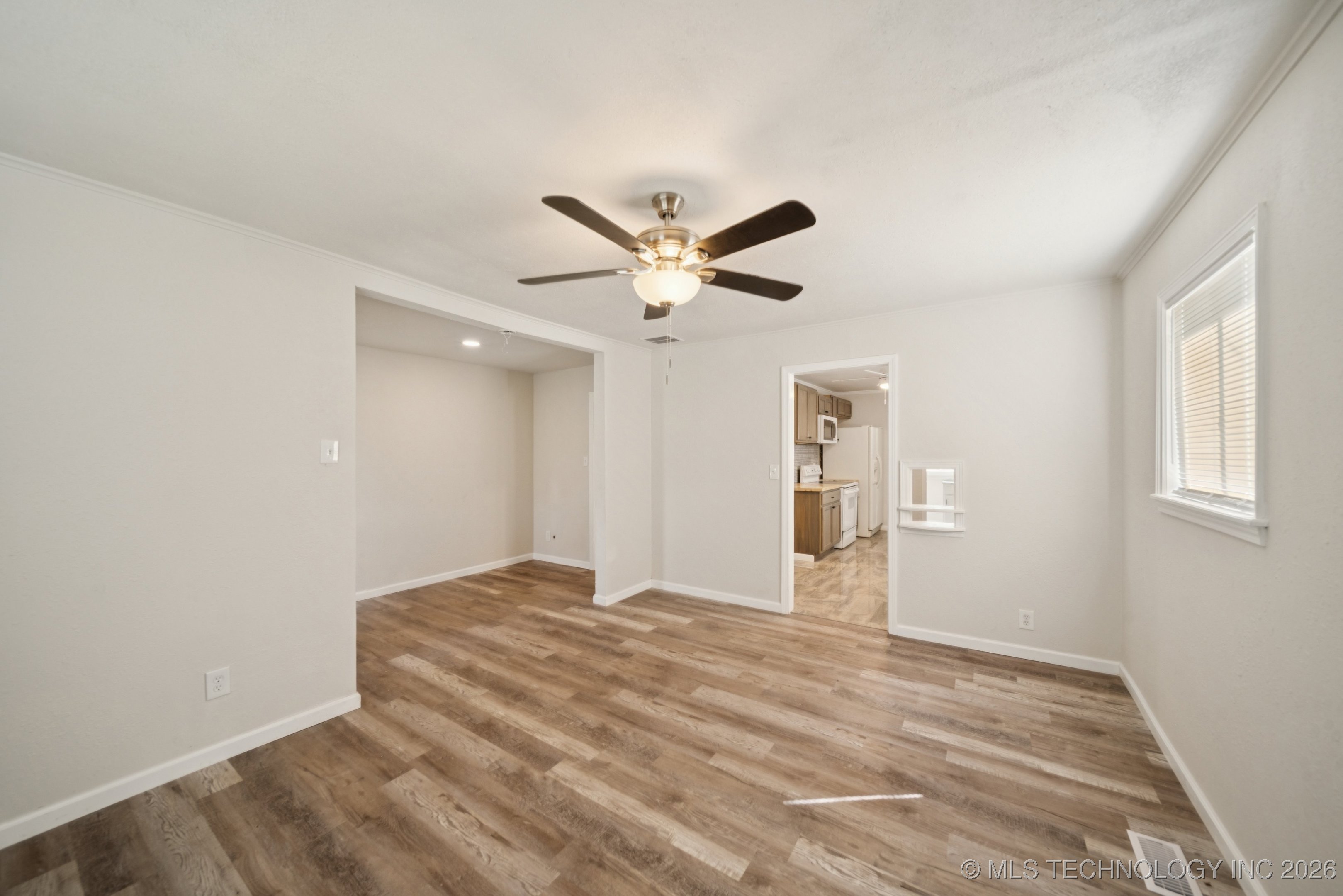 16 W 40th Street Property Photo 7