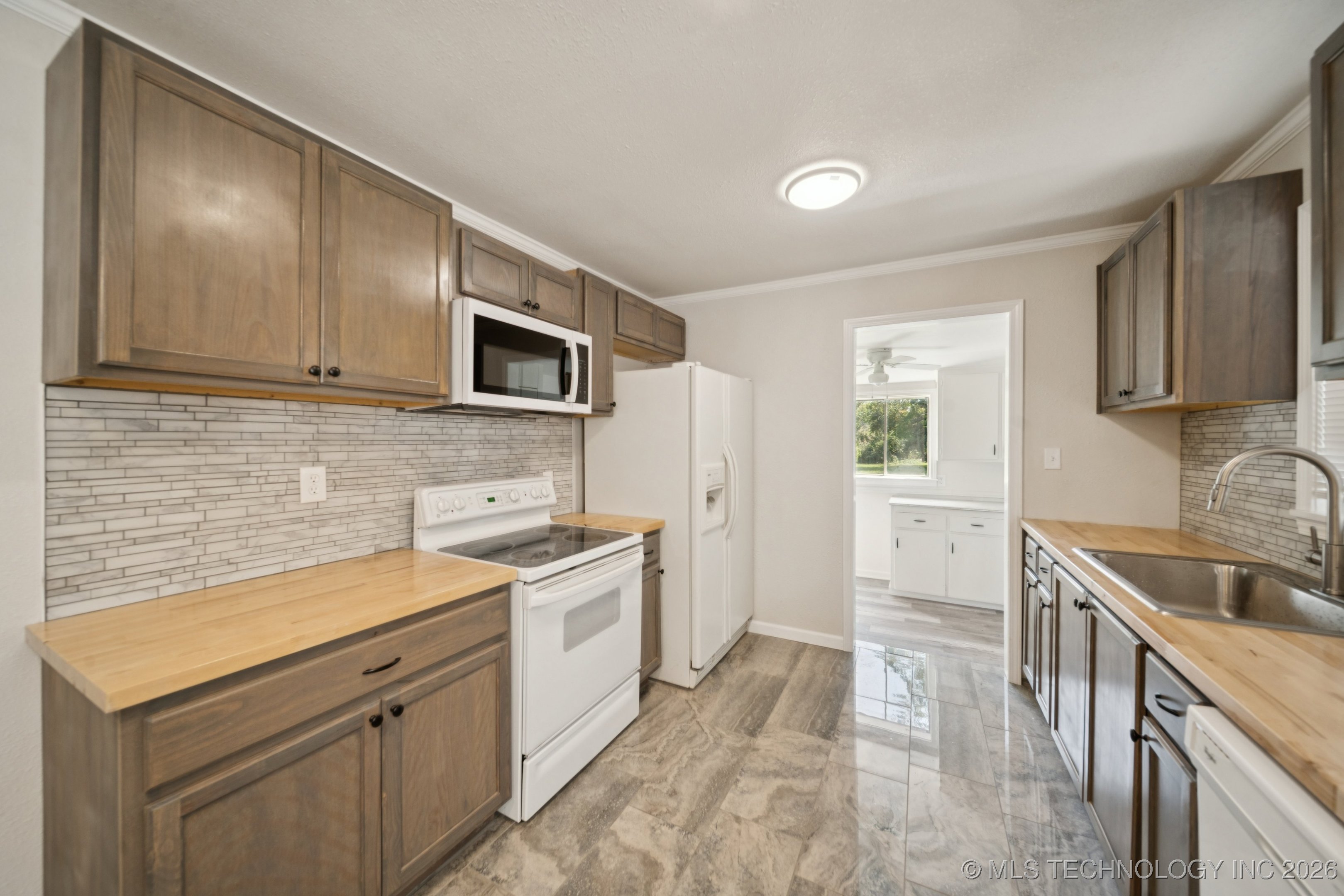 16 W 40th Street Property Photo 9