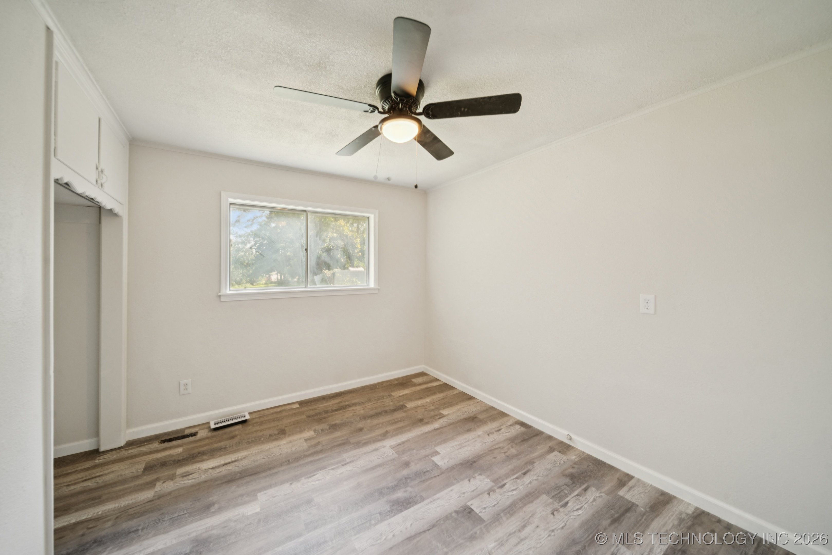 16 W 40th Street Property Photo 18