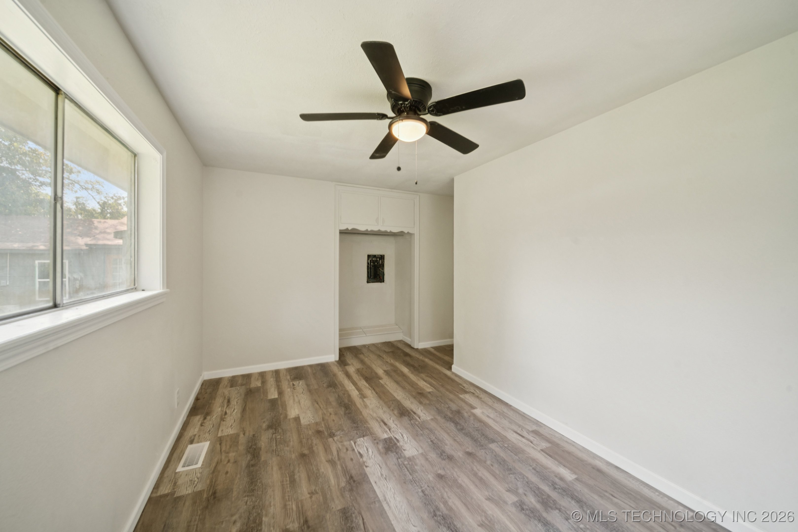 16 W 40th Street Property Photo 21