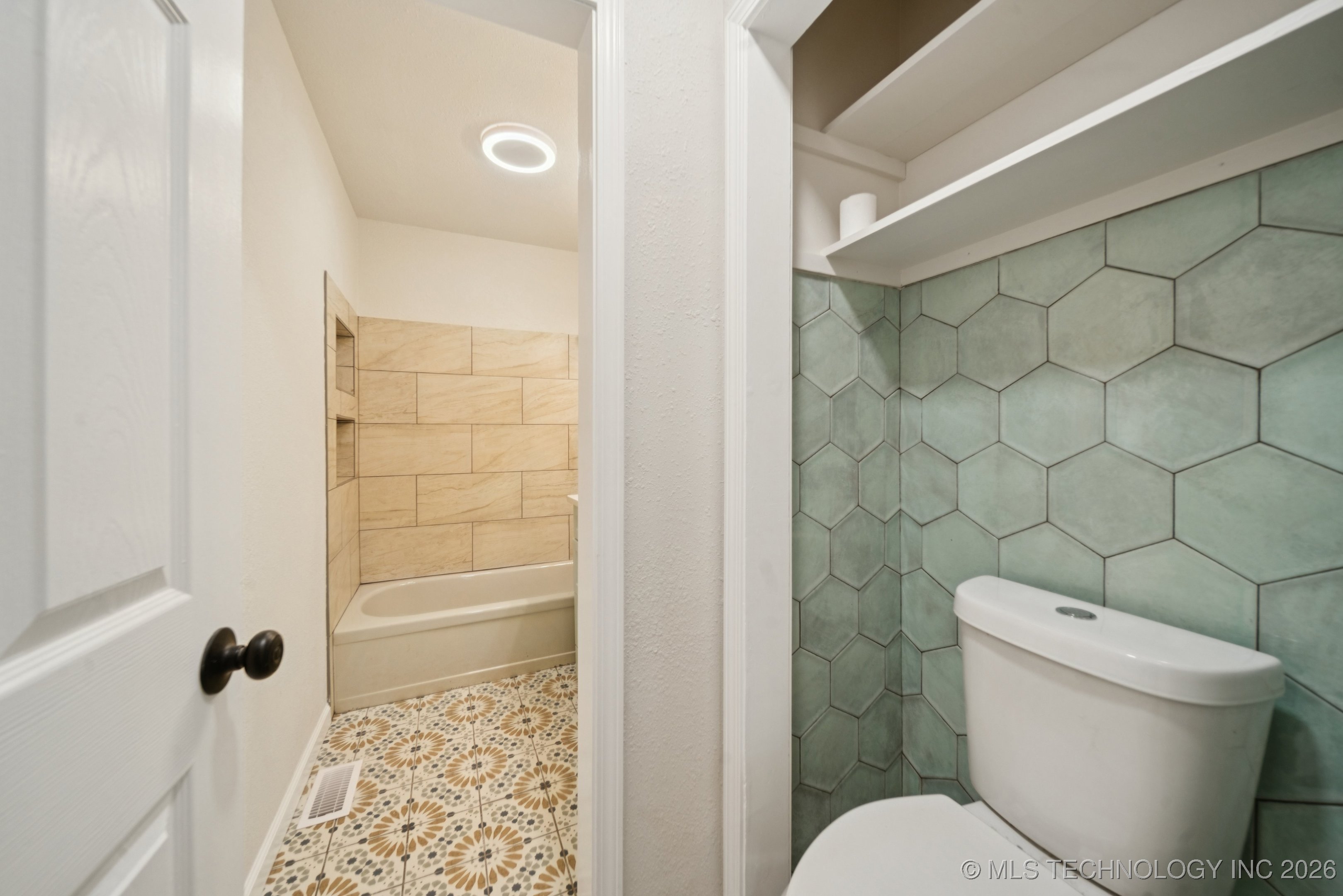 16 W 40th Street Property Photo 22