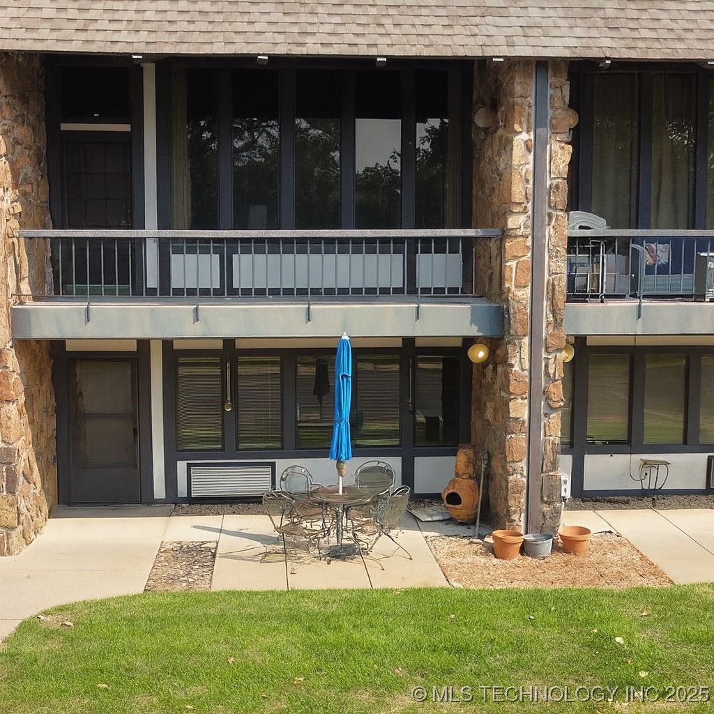 56701 E 310th Road 702 Property Photo 1