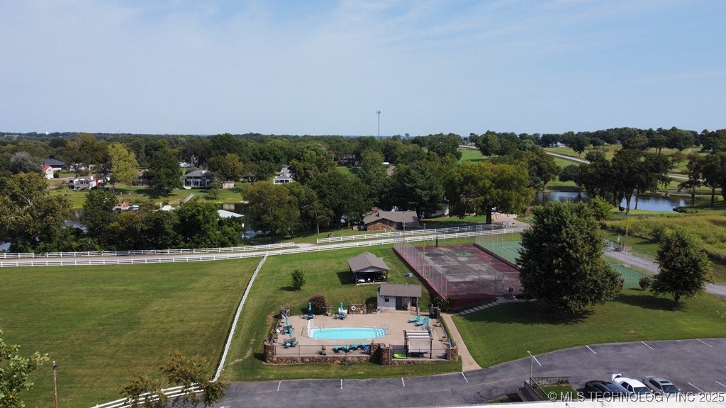 56701 E 310th Road 702 Property Photo 4