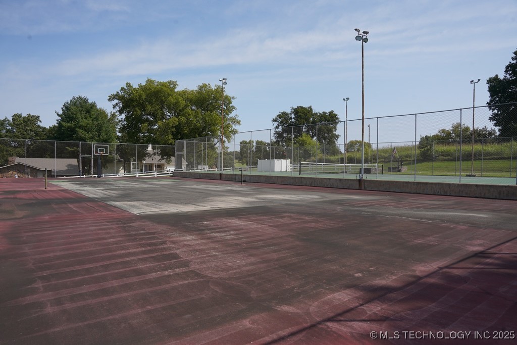 56701 E 310th Road 702 Property Photo 17