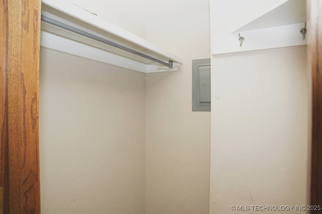 56701 E 310th Road 702 Property Photo 28