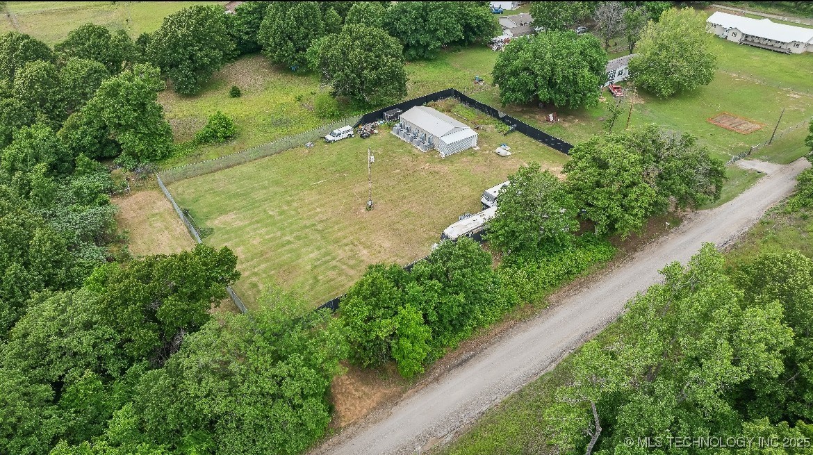 12085 N 160th Road Property Photo 4