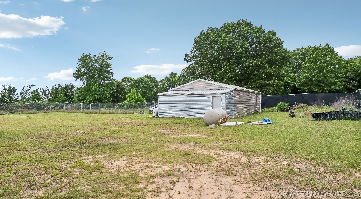 12085 N 160th Road Property Photo 5