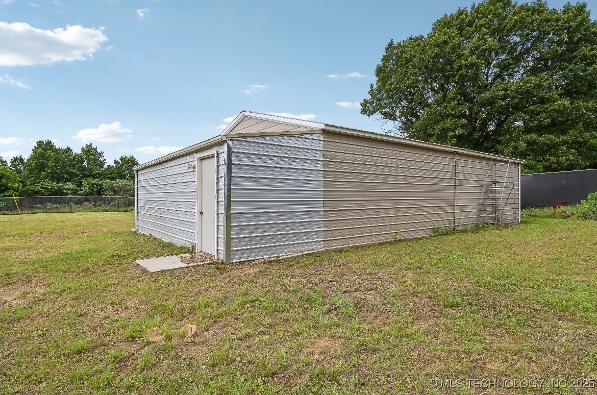 12085 N 160th Road Property Photo 6