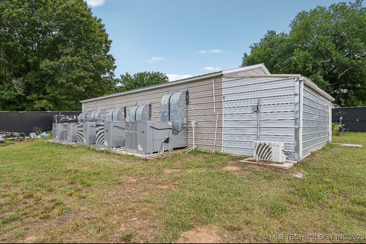 12085 N 160th Road Property Photo 7