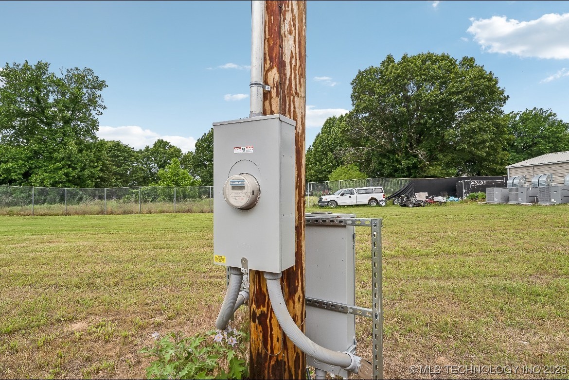 12085 N 160th Road Property Photo 8