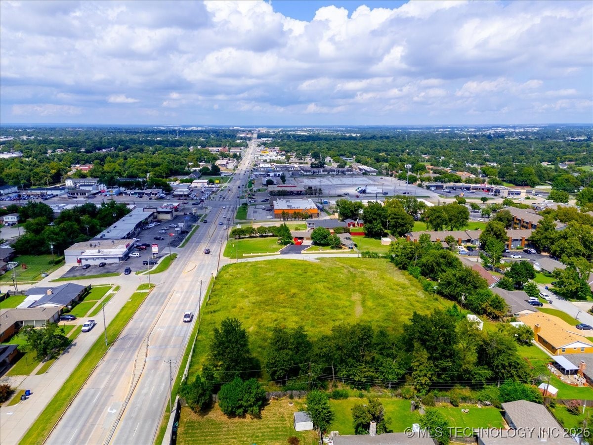 2215 S Memorial Drive Property Photo 7