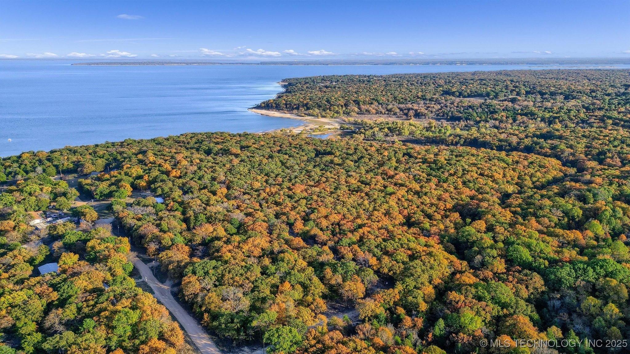 Oaks Cove Lane Property Photo 1