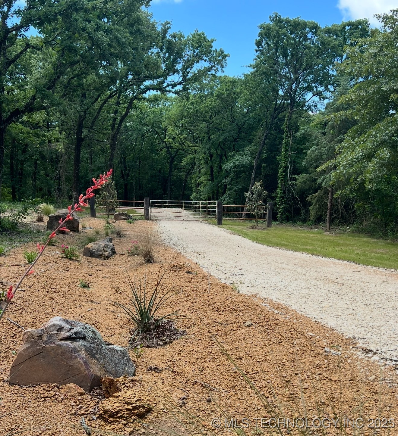 Oaks Cove Lane Property Photo 7