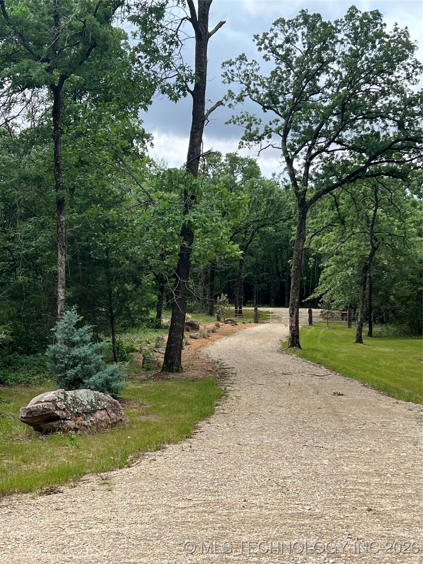 Oaks Cove Lane Property Photo 8