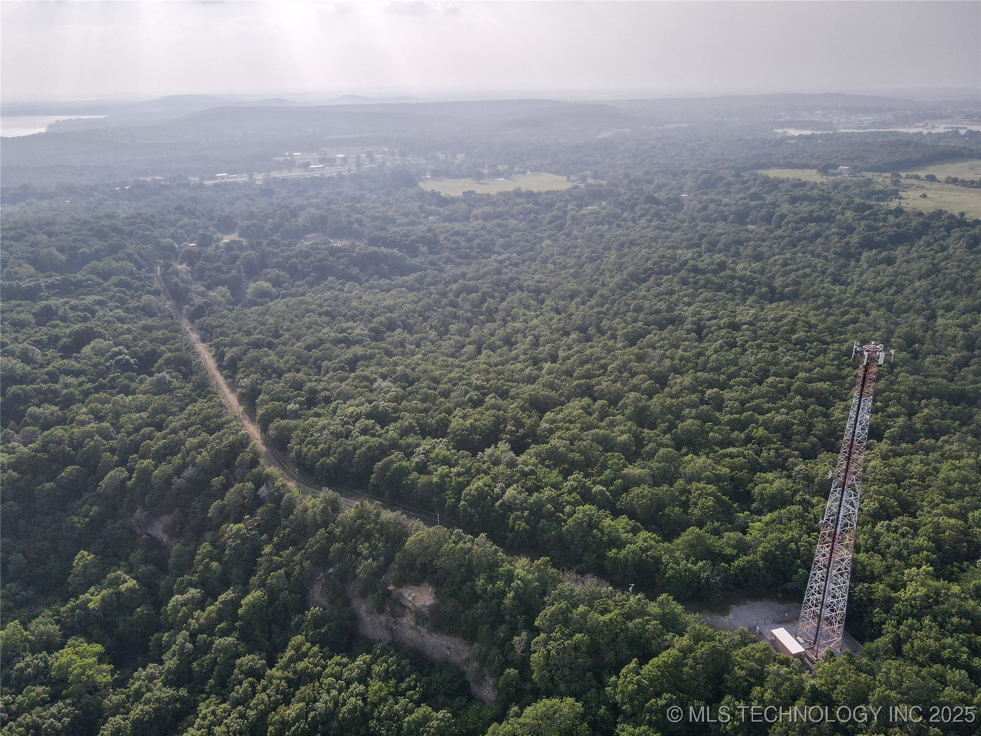 418391 E 1215 Road Property Photo 9