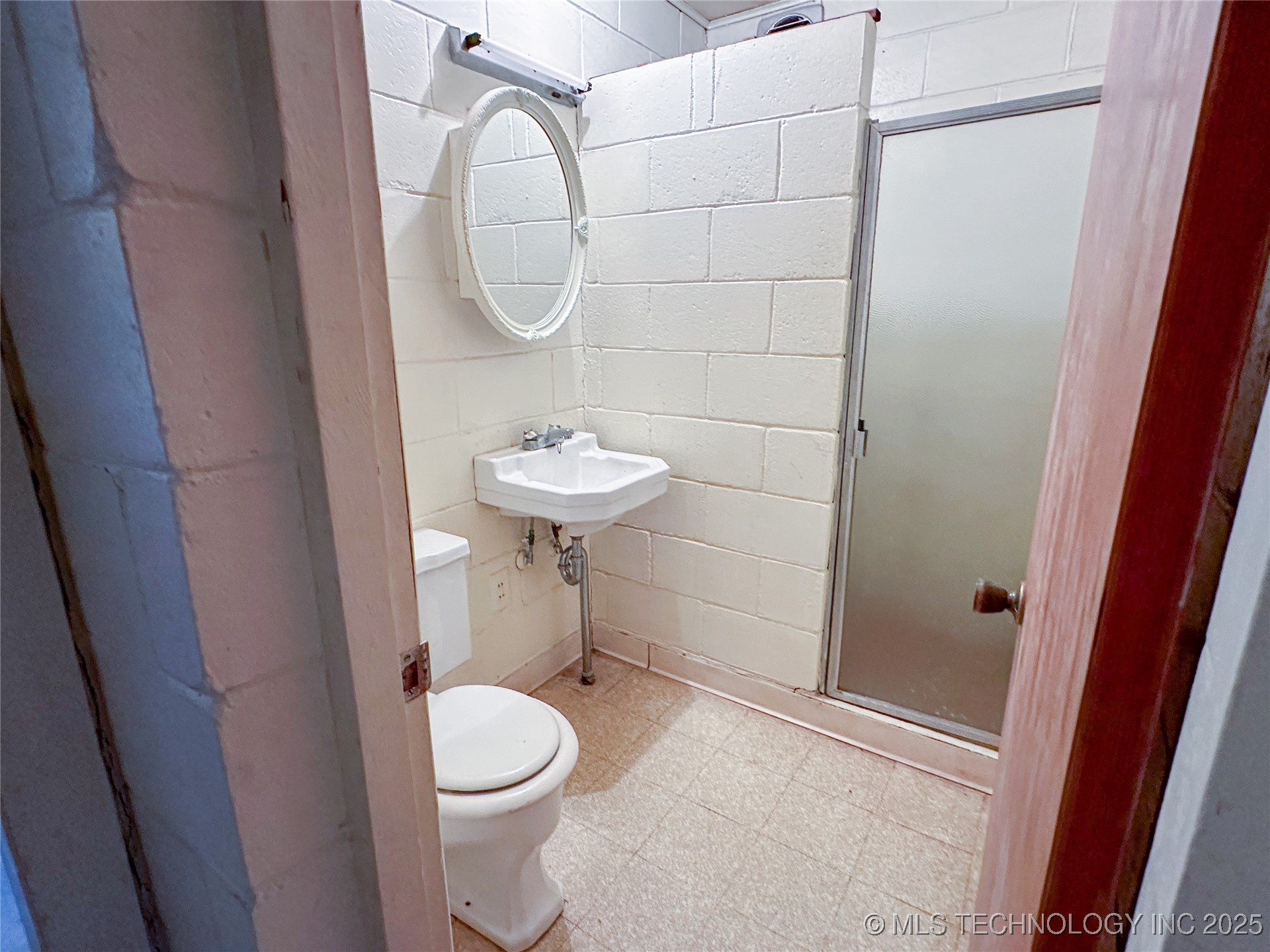 418391 E 1215 Road Property Photo 15