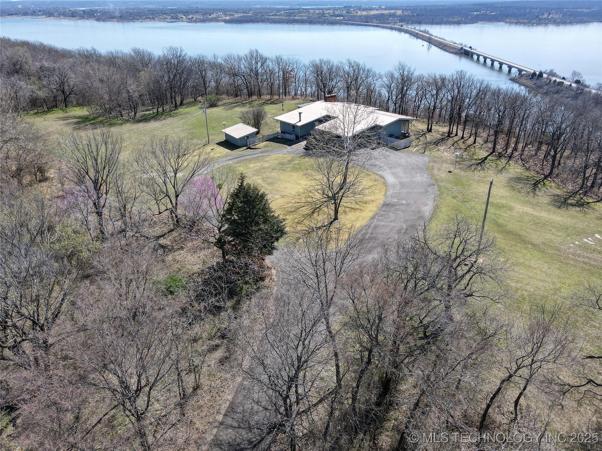 418391 E 1215 Road Property Photo 24