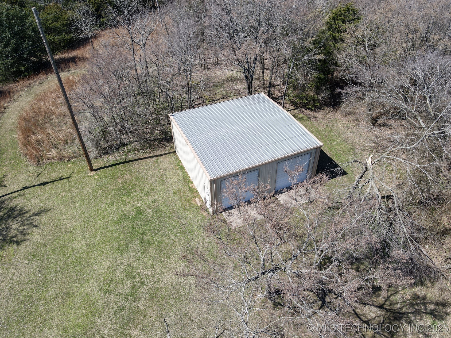 418391 E 1215 Road Property Photo 32