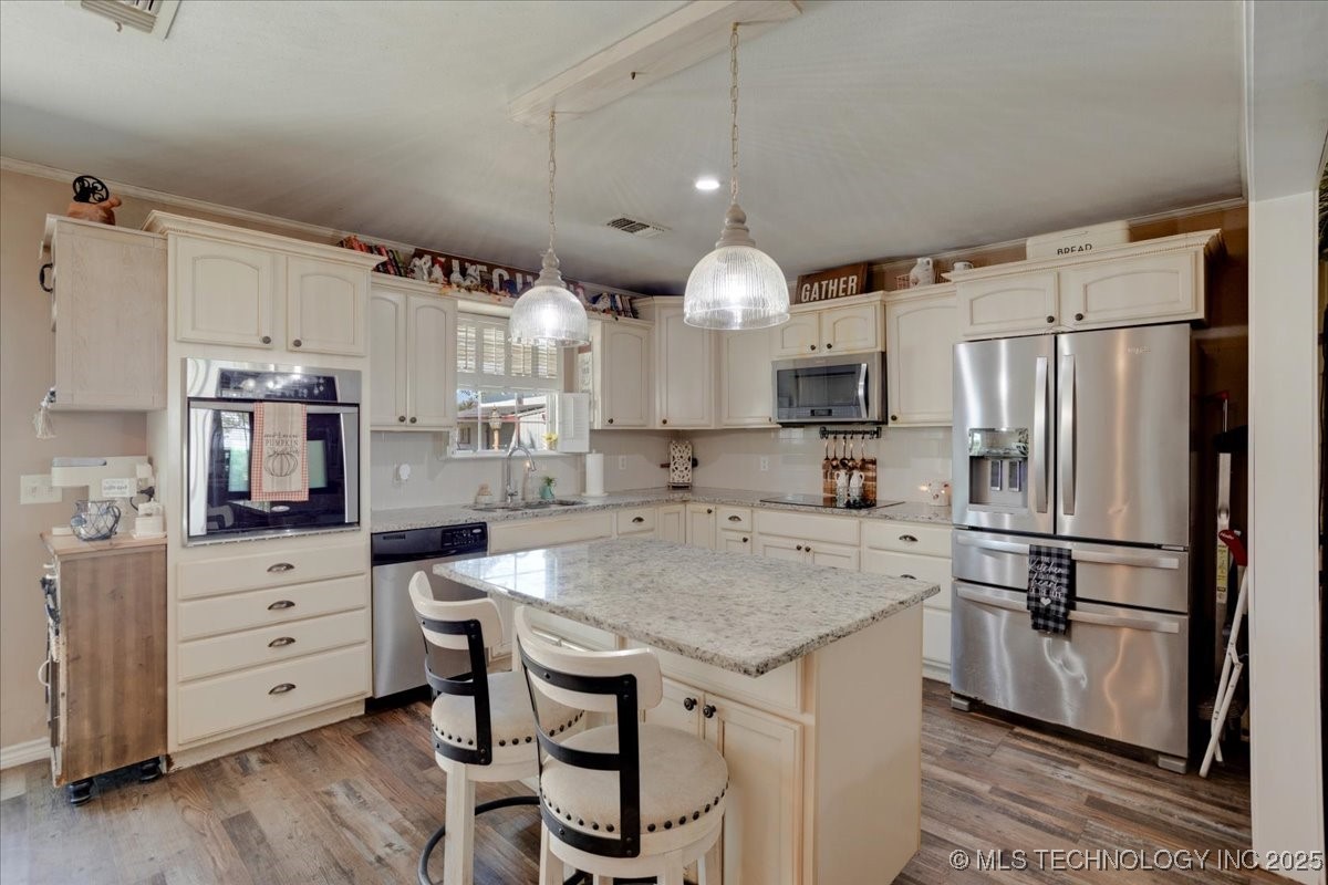 798 S Lone Oak Road Property Photo 6