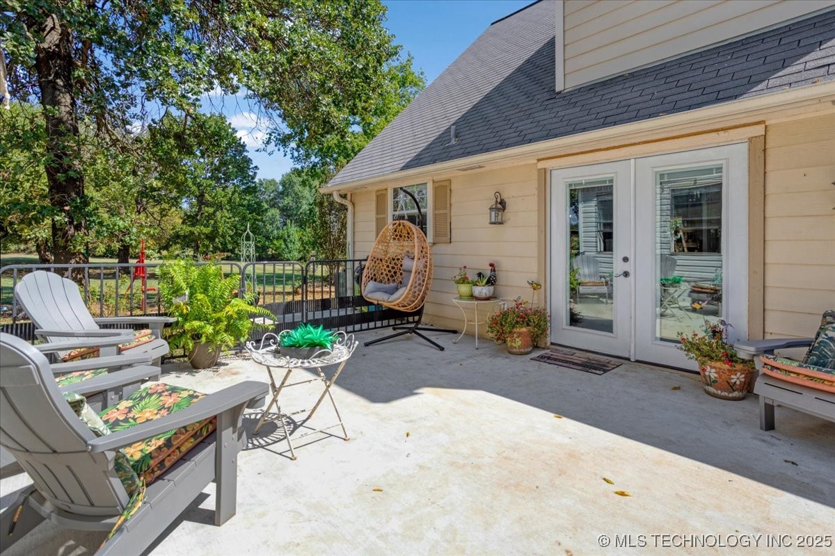 798 S Lone Oak Road Property Photo 10