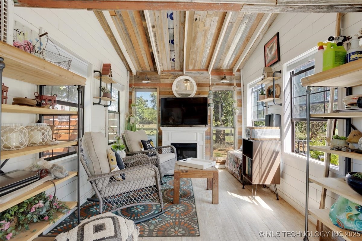 798 S Lone Oak Road Property Photo 11