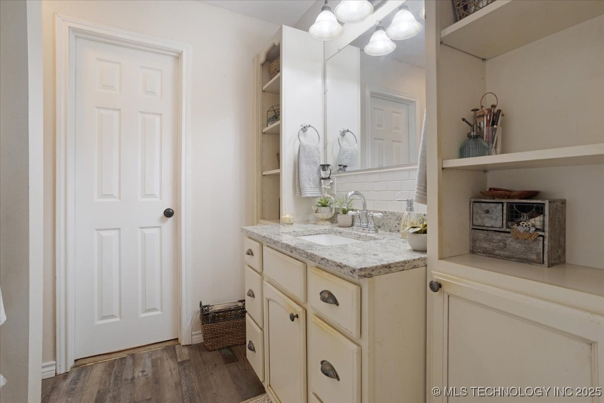 798 S Lone Oak Road Property Photo 26