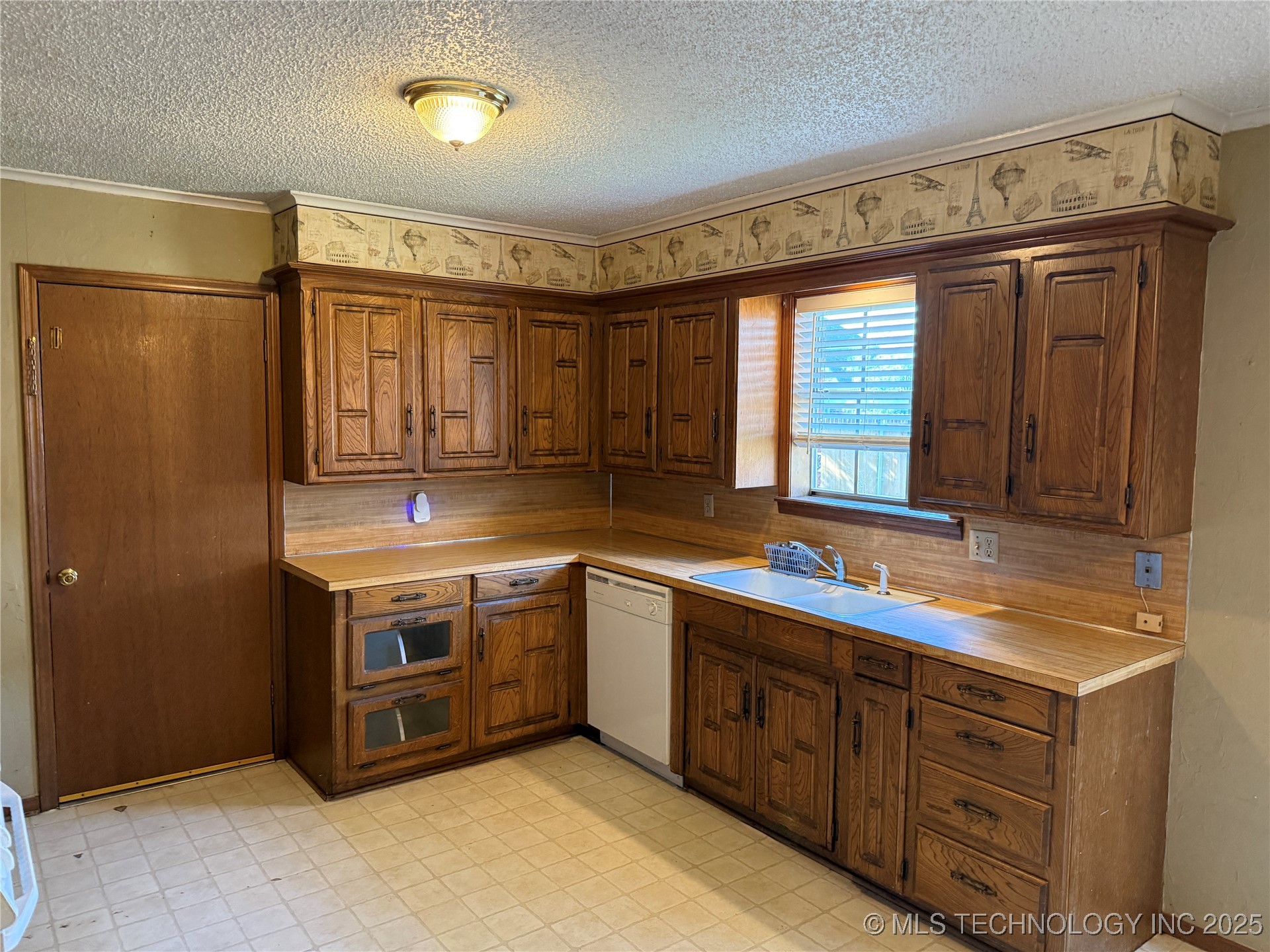 1319 Brookhaven Property Photo 6