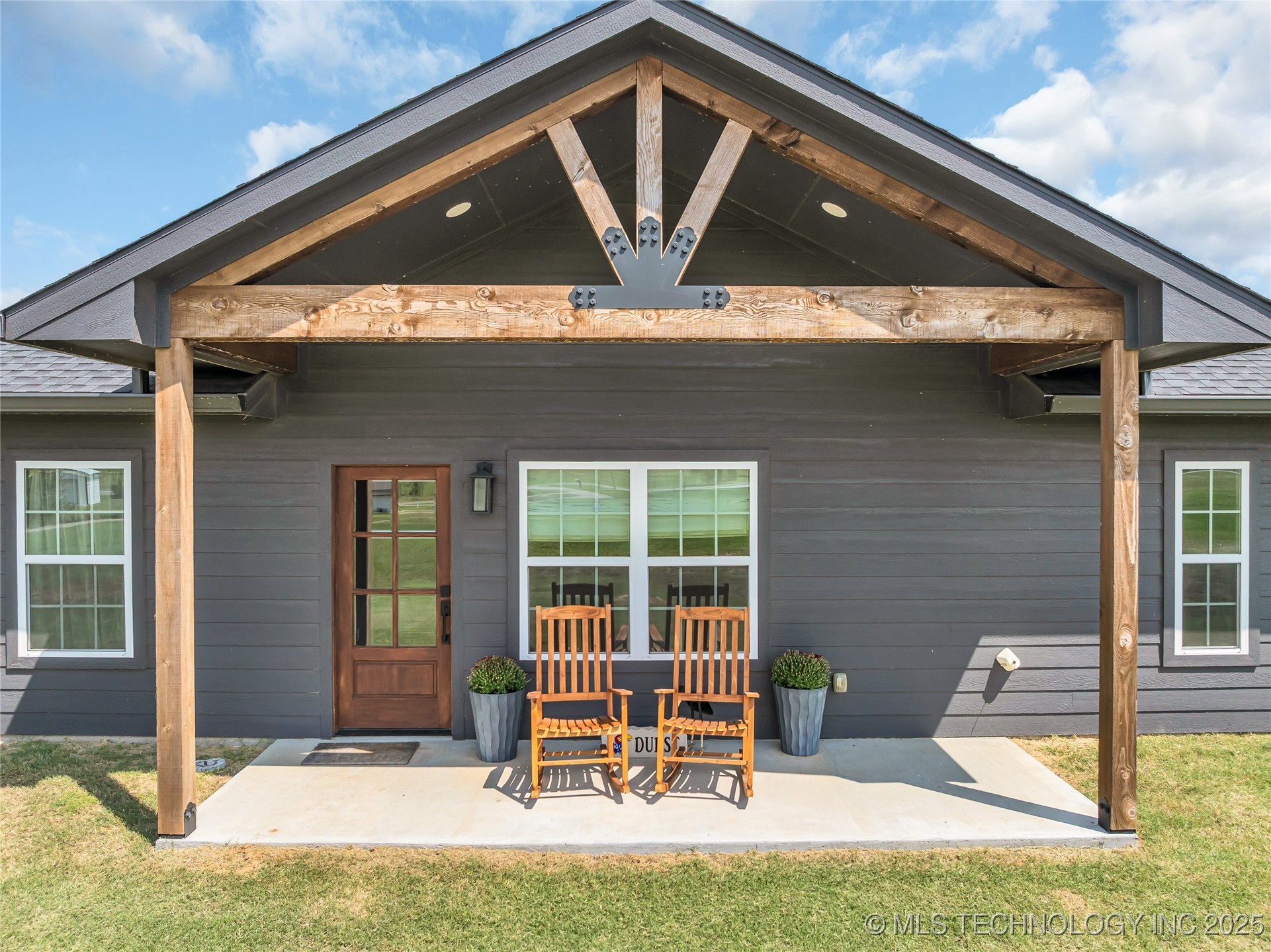 8147 Us Highway 77 Property Photo 1