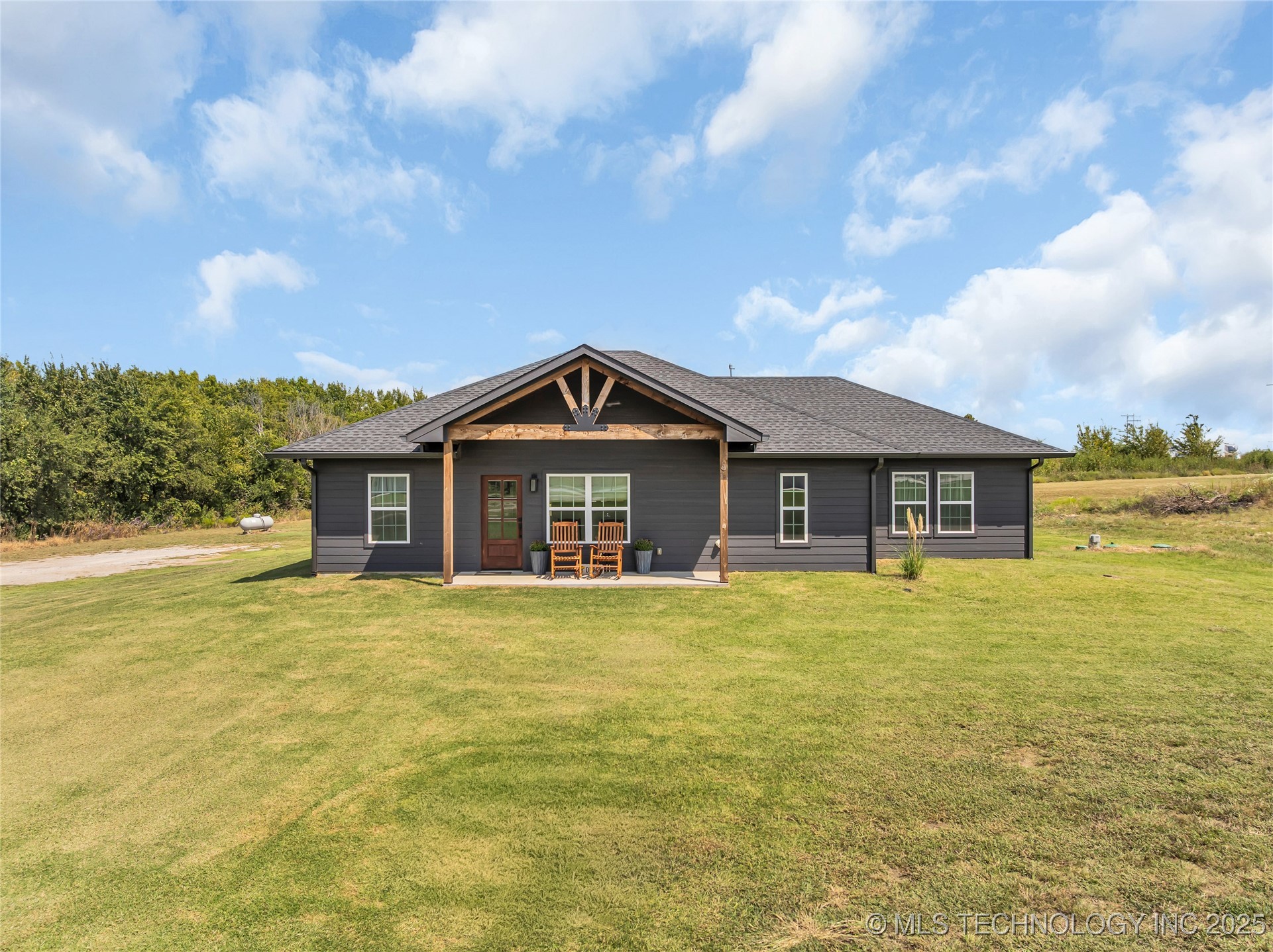 8147 Us Highway 77 Property Photo 2