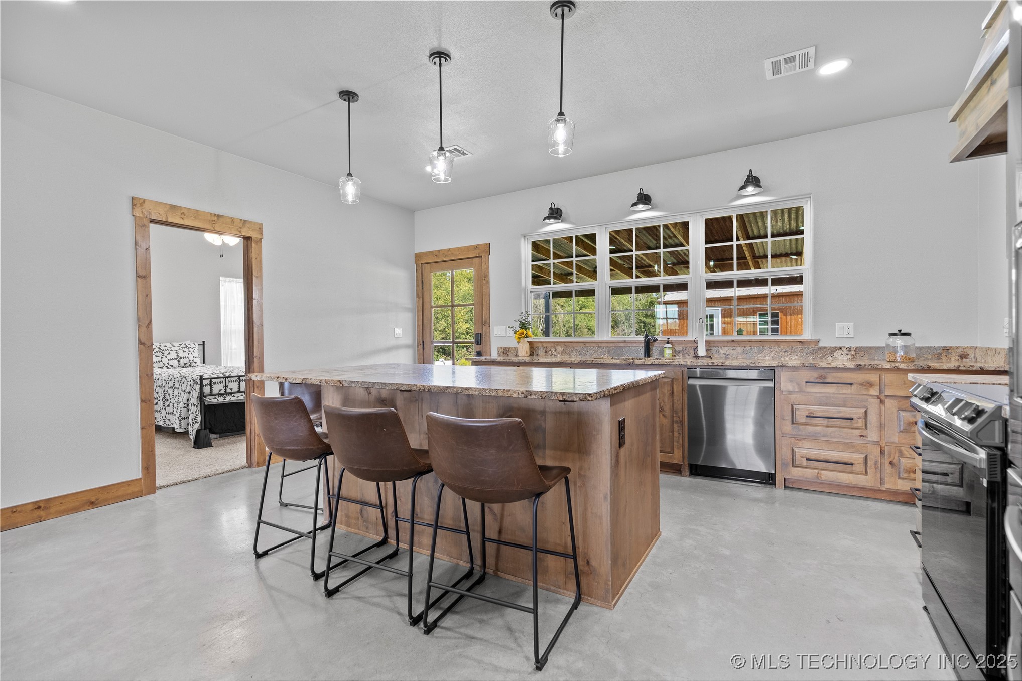 8147 Us Highway 77 Property Photo 6