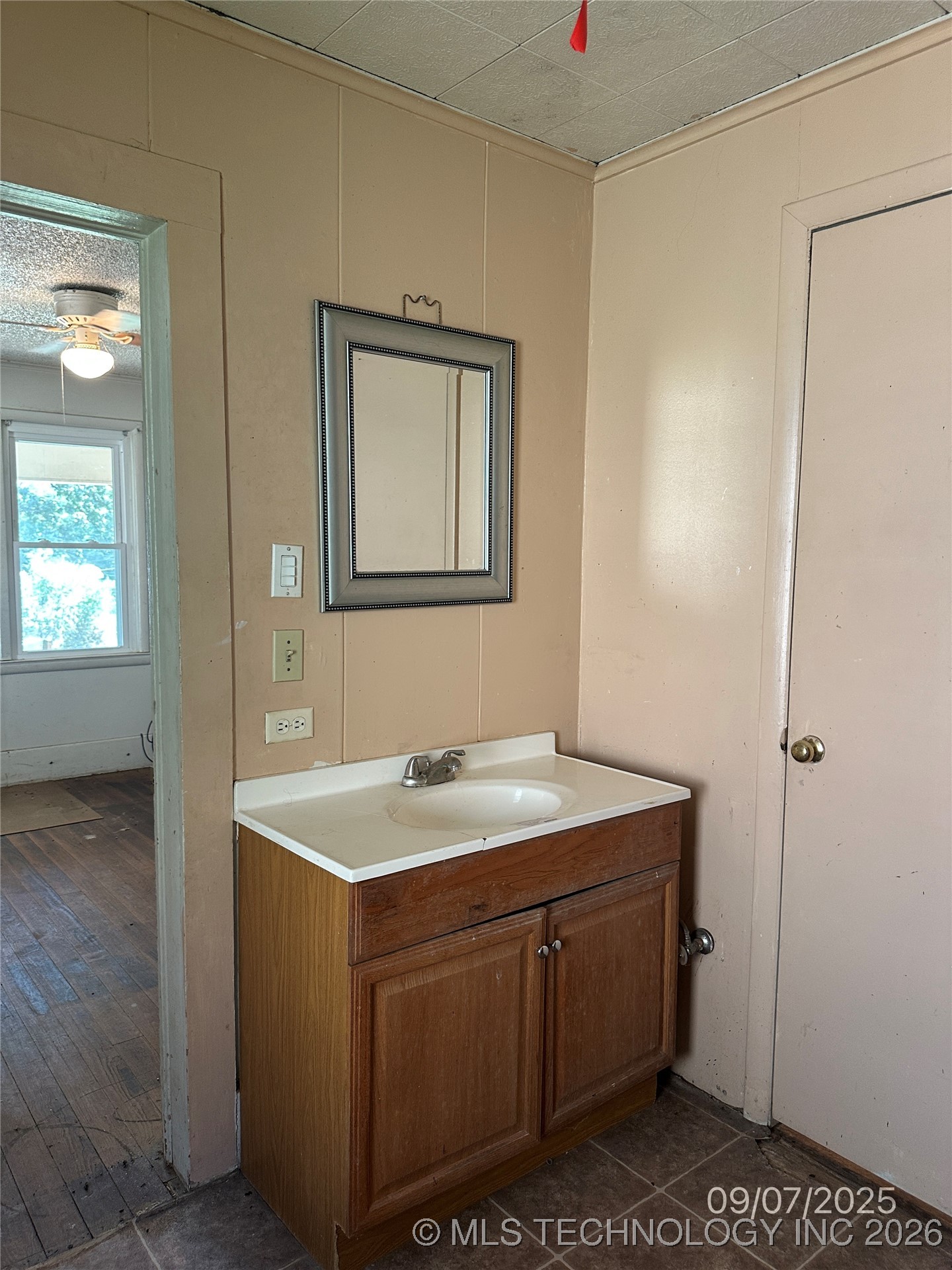 1521 N 10th Avenue Property Photo 9