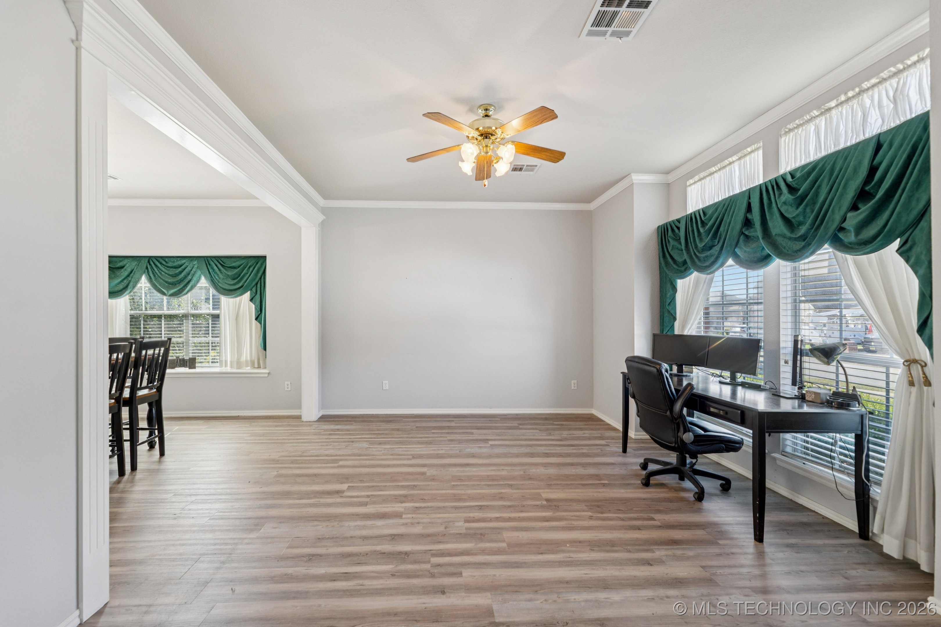 905 N Butternut Avenue N Property Photo 3