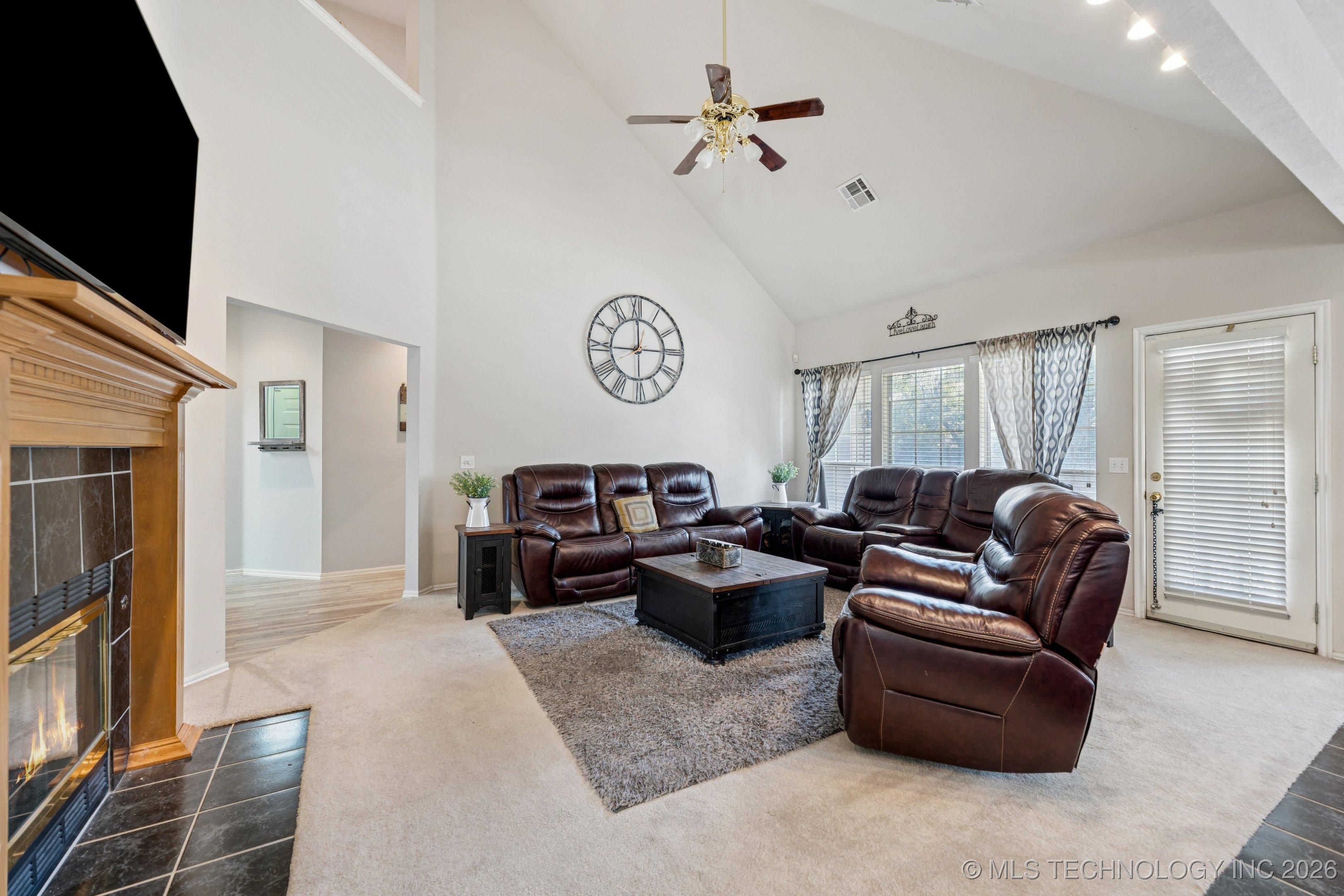 905 N Butternut Avenue N Property Photo 8