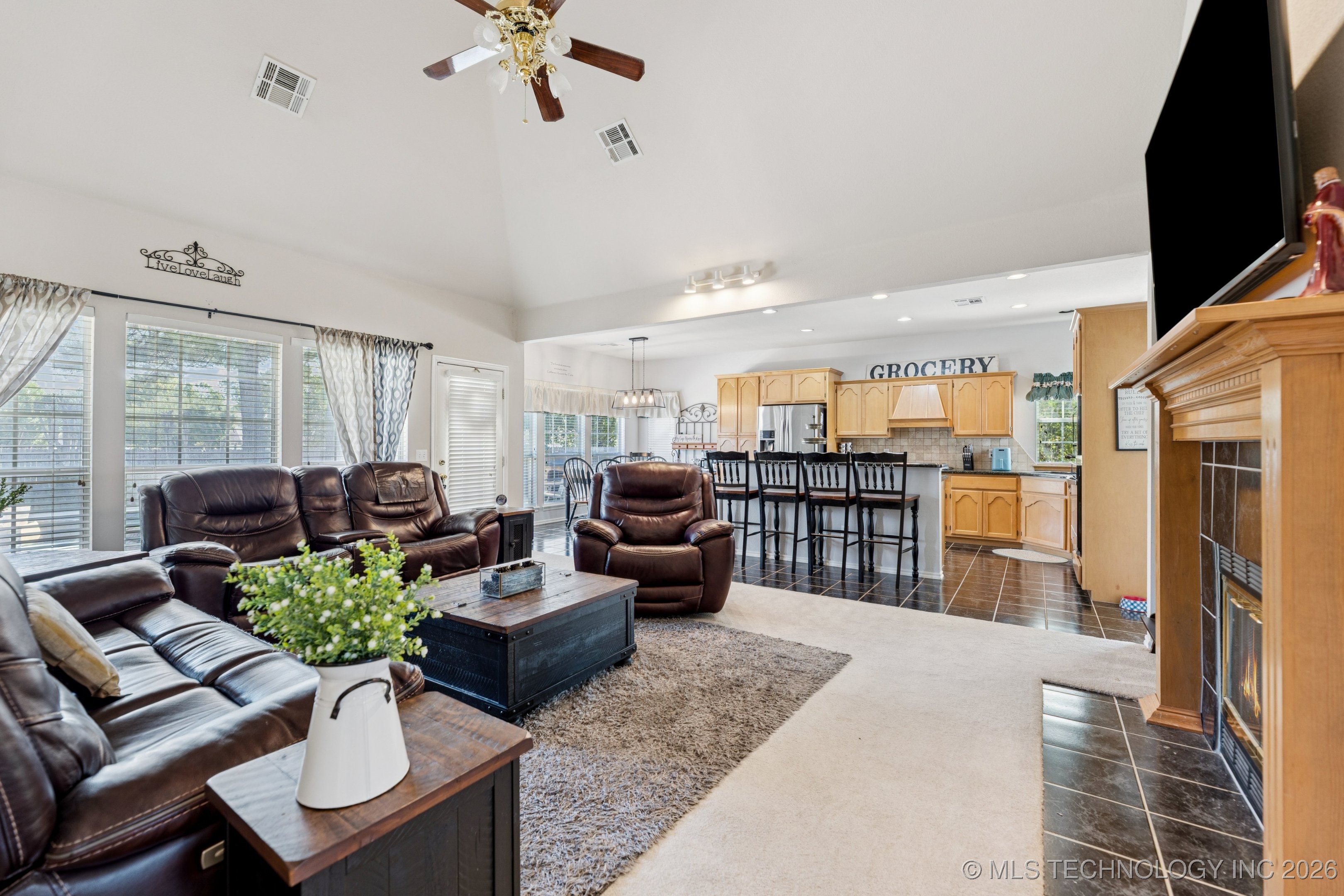 905 N Butternut Avenue N Property Photo 9