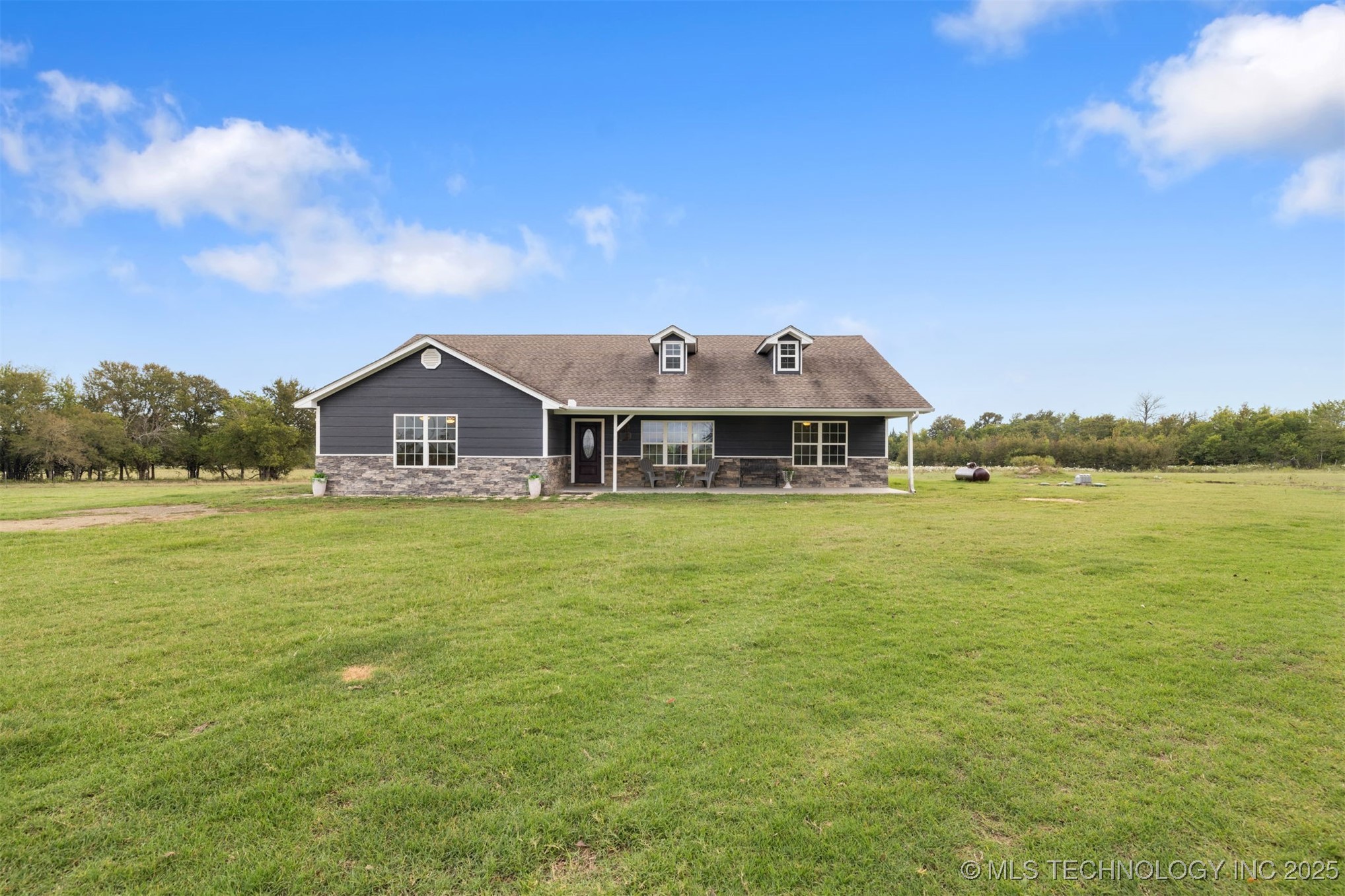 1180 N 4430 Road Property Photo 4