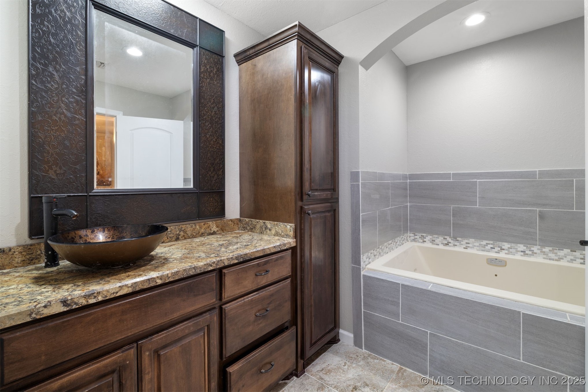 1180 N 4430 Road Property Photo 16